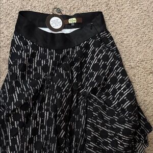 Eva FrancoStylish Black and Gray Patterned Skirt-Butler skirt